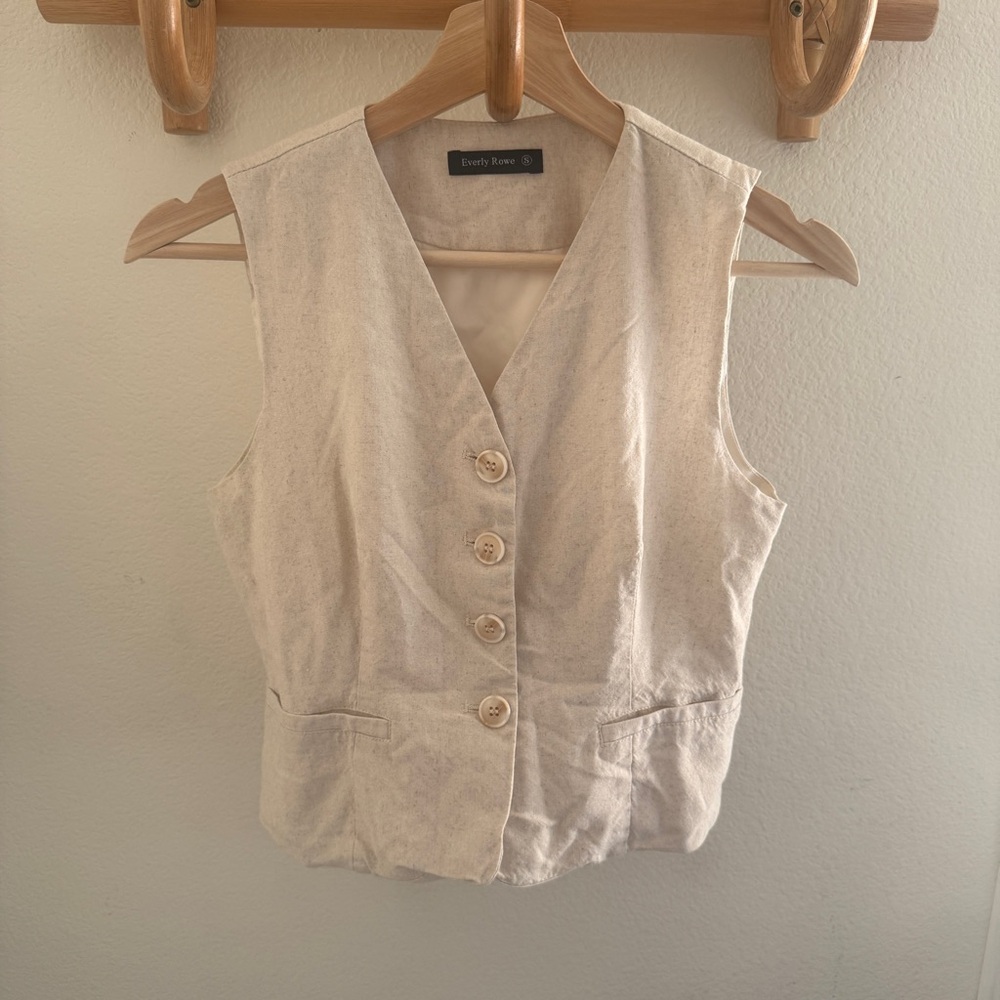 Everly Rowe cream linen blend textured  vest top Size S quiet luxury minimalist